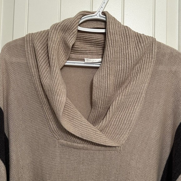 RD Style Tan Black Button Side Calandri Poncho Sweater Long Sleeve Cowl Neck Sm - Picture 6 of 14